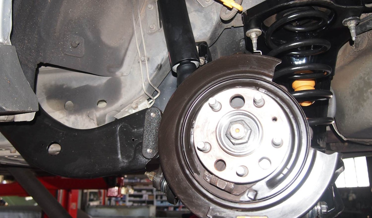 13. shock absorber and toe blade adjuster